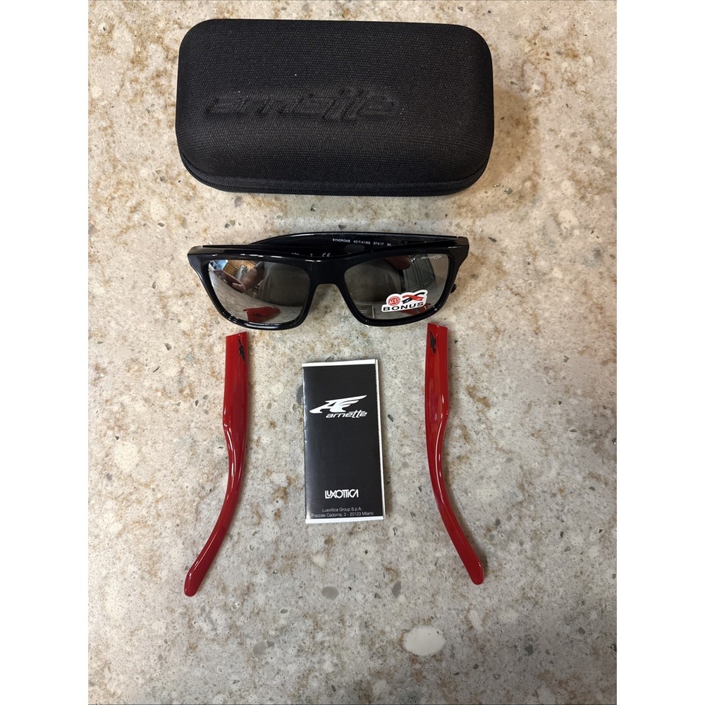 Arnette SUNGLASSES GLOSS BLACK / SILVER MIRROR With Bonus Red Frame.